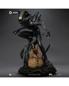 Колекційна статуетка Iron Studios: Statue Alien Big Chap - Alien - Art Scale 1/10