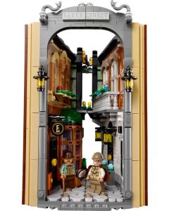 Конструктор LEGO Icons Sherlock Holmes: Book Nook (10351)
