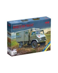 Збірна модель вантажівки ICM: Unimog S 404 з кузовом-фургоном