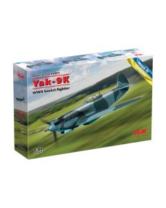 Збірна модель літака ICM: Як-9К
