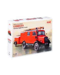 Збірна модель вантажівки ICM: L1500S LF 8