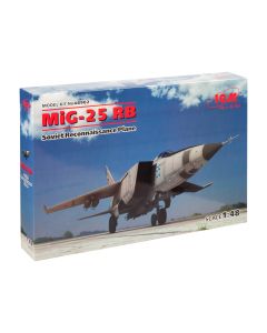 Збірна модель літака ICM: МіГ-25 РБ винищувач-перехоплювач