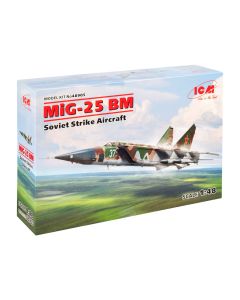 Збірна модель літака ICM: МІГ-25 БМ винищувач-перехоплювач