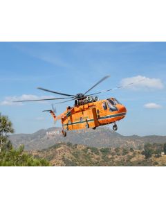 Збірна модель гелікоптера ICM: Sikorsky S-64E Повітряний кран з універсальним контейнером