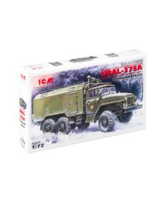 Збірна модель вантажівки ICM: УРАЛ-375A