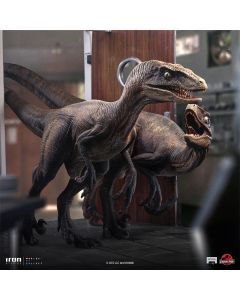 Колекційна статуетка Iron Studios: Statue Raptors at the Kitchen’s Door – Jurassic Park – Art Scale 1/10