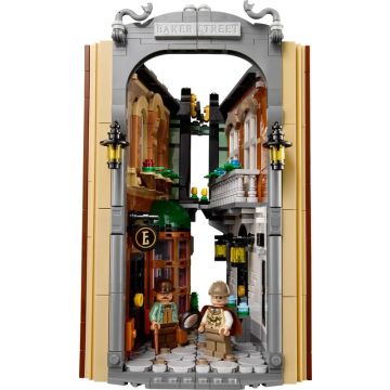 Конструктор LEGO Icons Sherlock Holmes: Book Nook (10351)