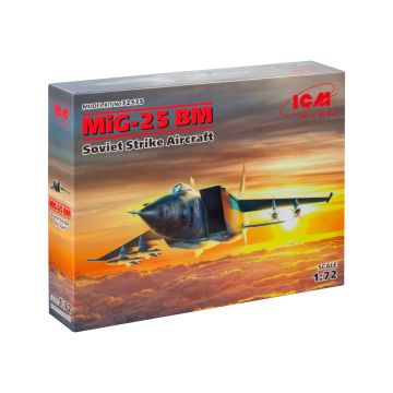 Збірна модель літака ICM: МІГ-25 BM